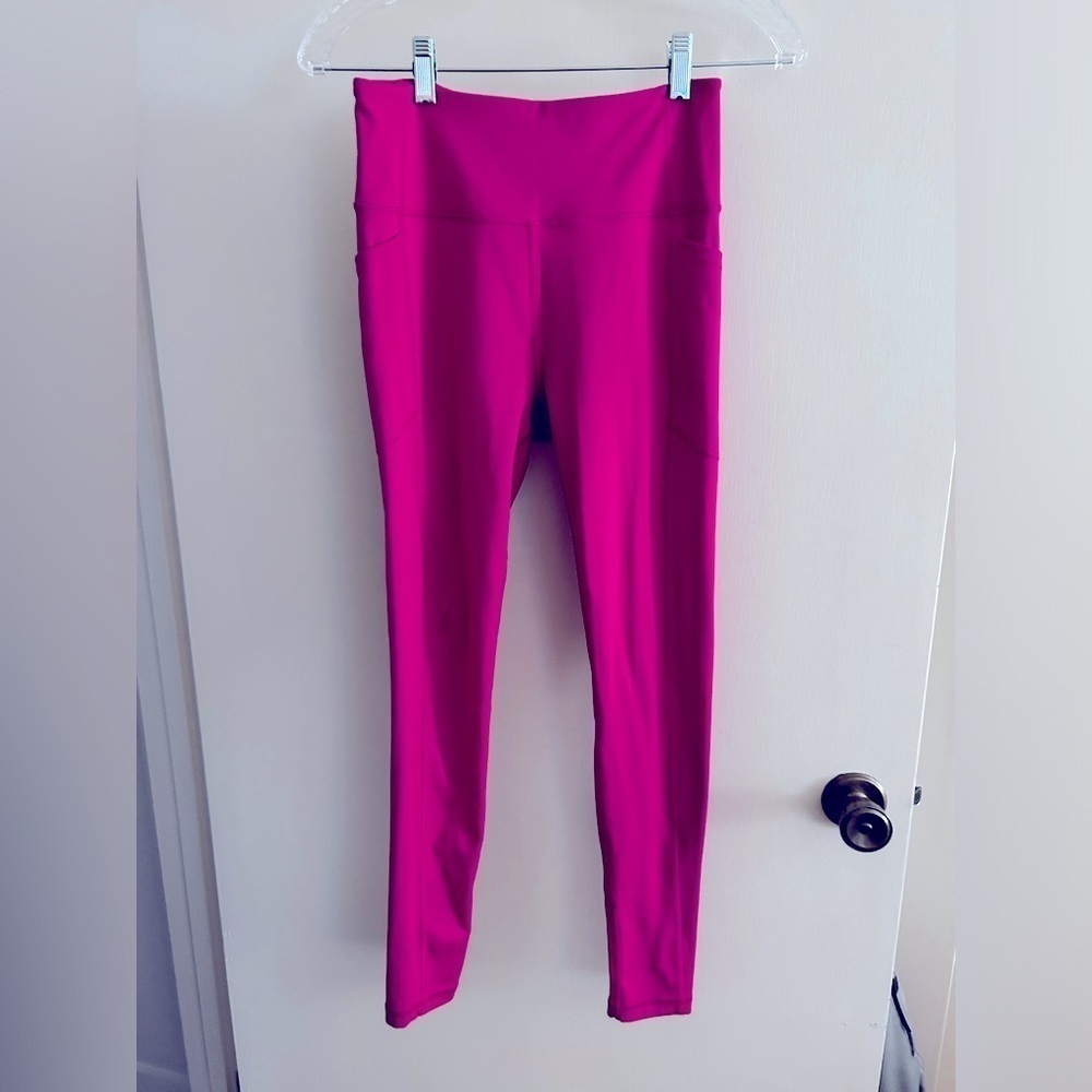 Victoria’s Secrets Hot Pink Leggings with Pockets Womens size 8​​​​​​​​​​​